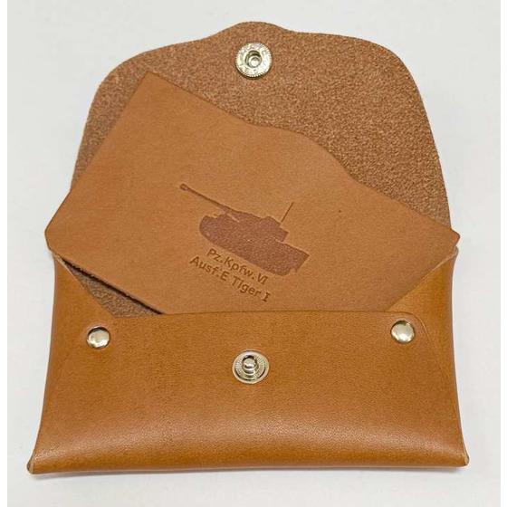 ガールズ＆パンツァー最終章　レザースリムカードケース　黒森峰女学園 【オンラインミニミニホビーショー／2026年4月発送】