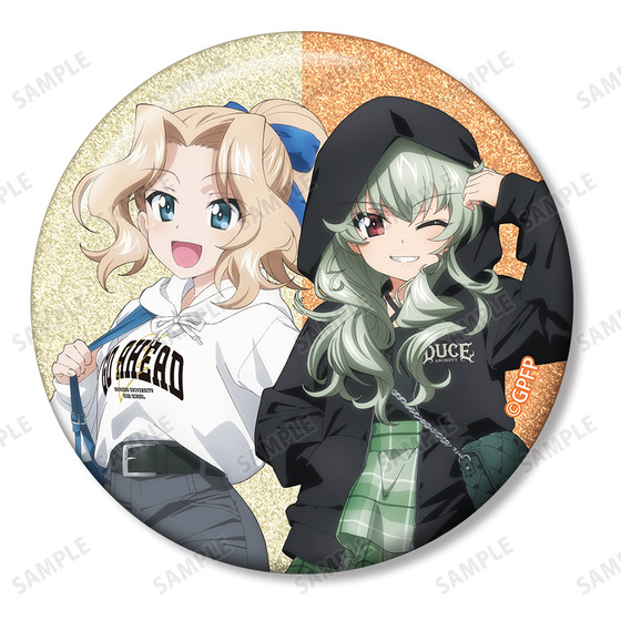 ガールズ＆パンツァー 最終章 描き下ろし デート私服ver. トレーディンググリッター缶バッジ(単位/単品) 【オンラインミニミニホビーショー／2026年4月発送】